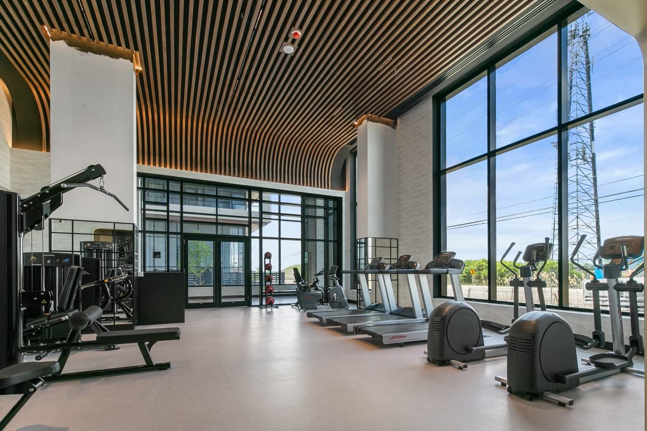 The Greenwich - Photo 4 of 50