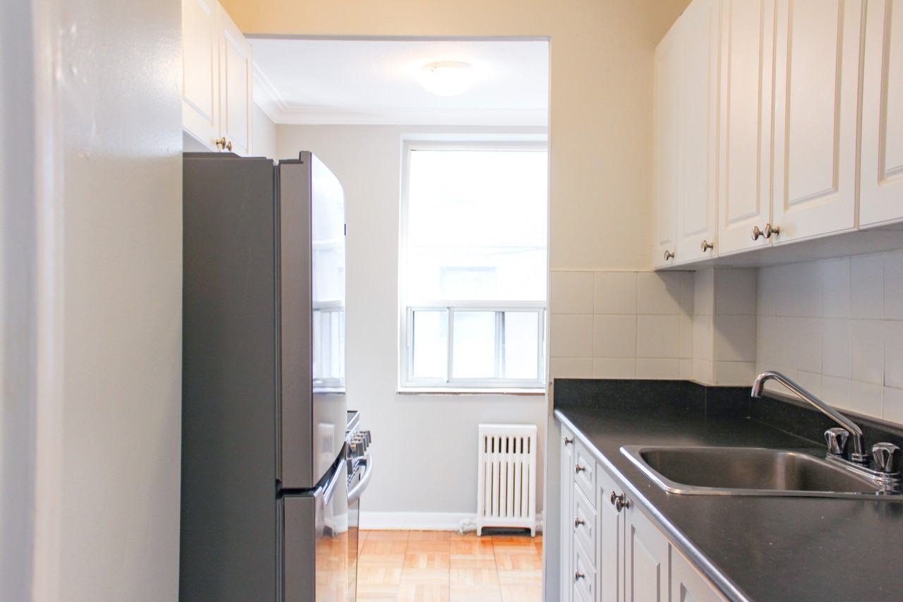 1675-1685 Eglinton Avenue West - Photo 5 of 13