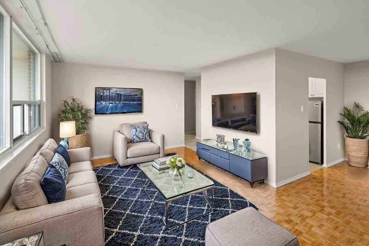 2185 Lawrence Avenue East - Photo 7 of 46