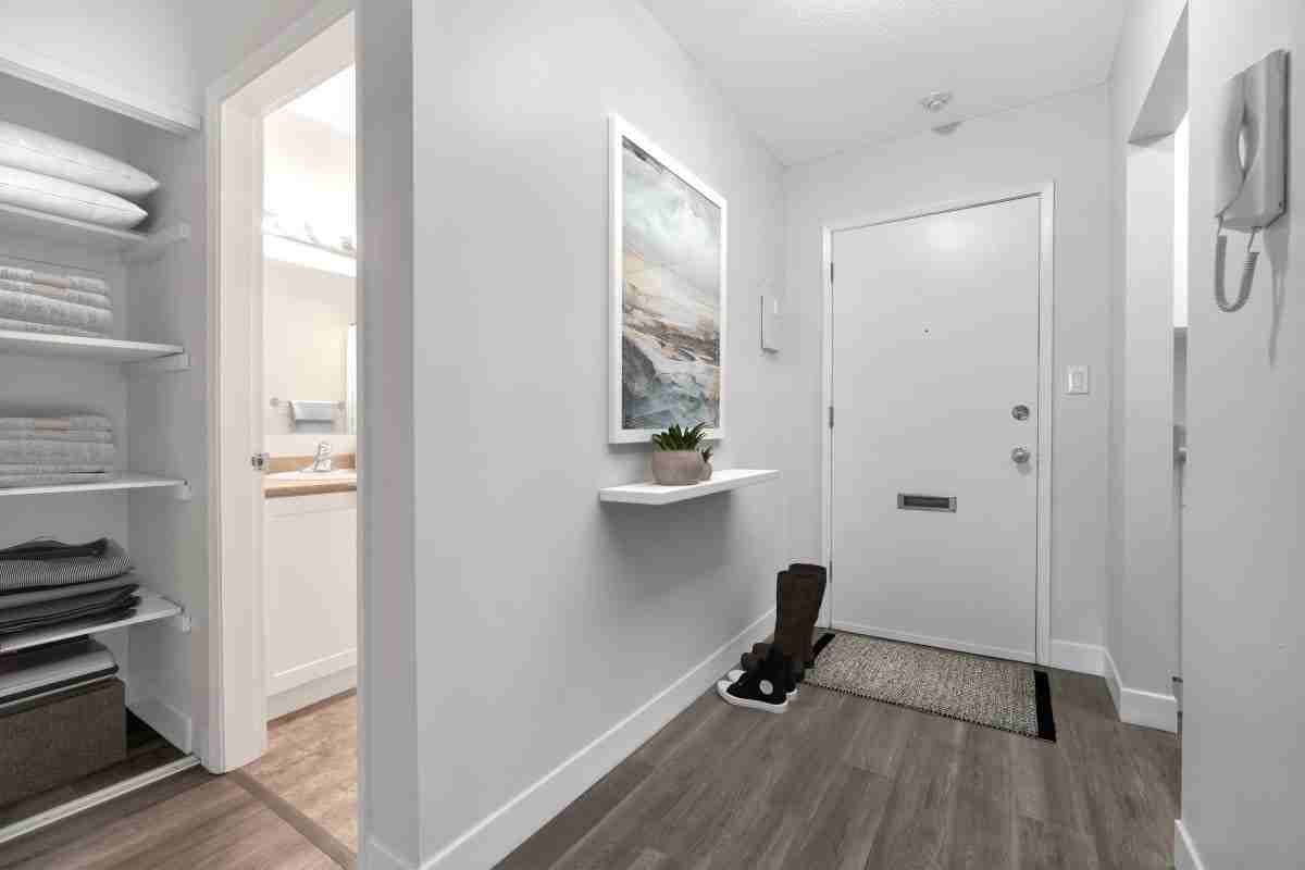 Lynn Gary Apartments - Photo 6 of 14