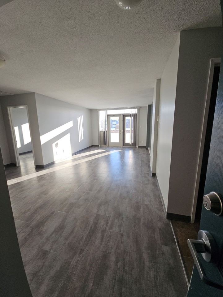 Highland Tower - Photo 4 of 10