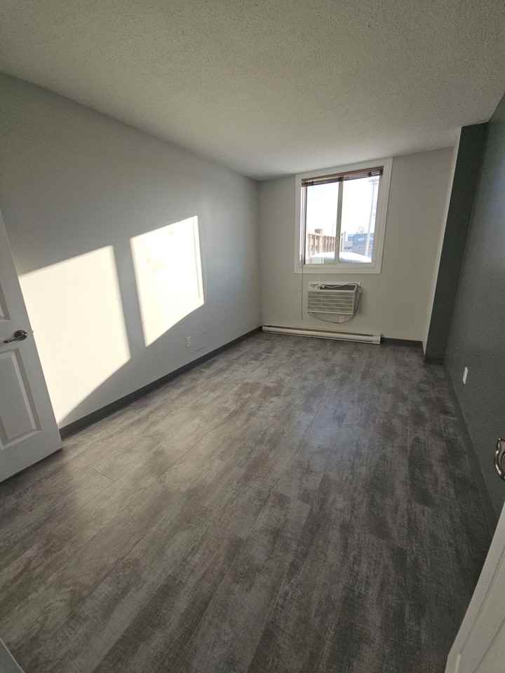 Highland Tower - Photo 7 of 10