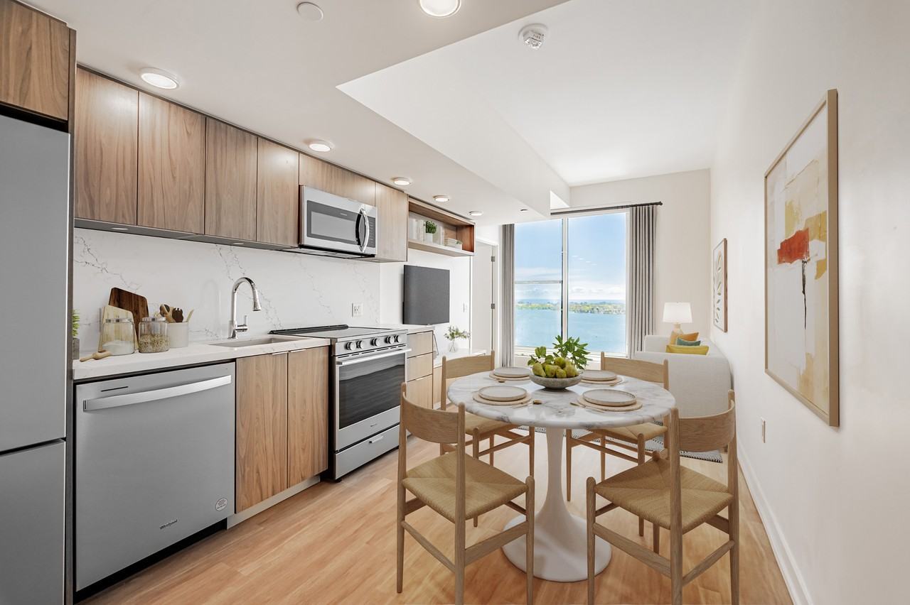 370 Queens Quay West - Photo 3 of 24