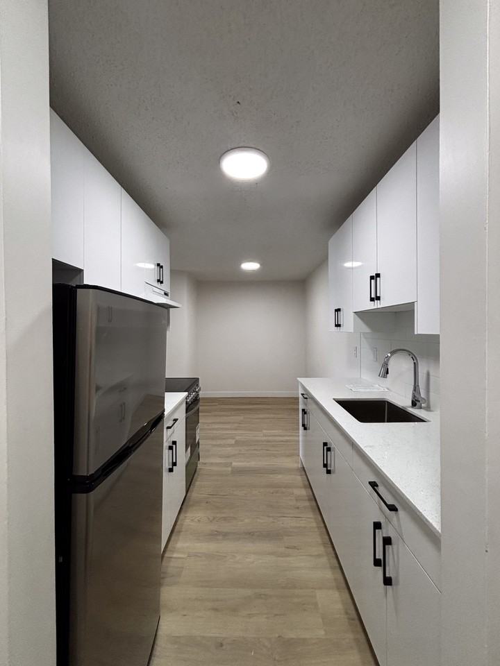 Tamaron Square - Photo 3 of 35