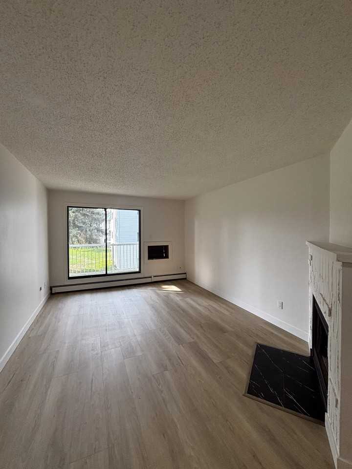 Tamaron Square - Photo 5 of 35