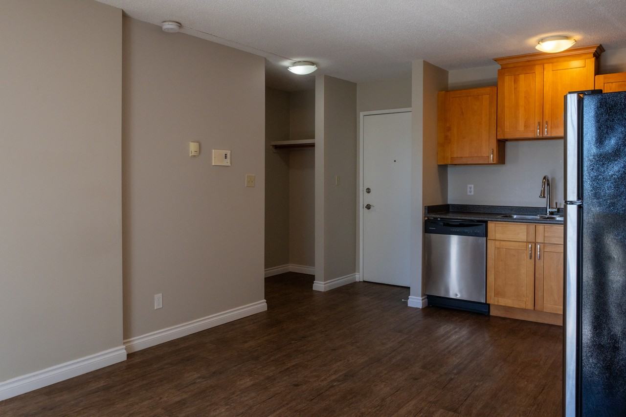 Maple Leaf Court - Photo 6 of 21