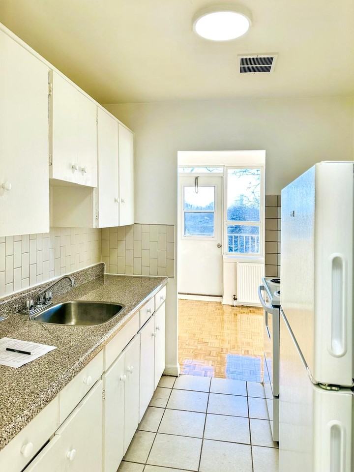 709 Kennedy Apartments - Photo 2 of 17