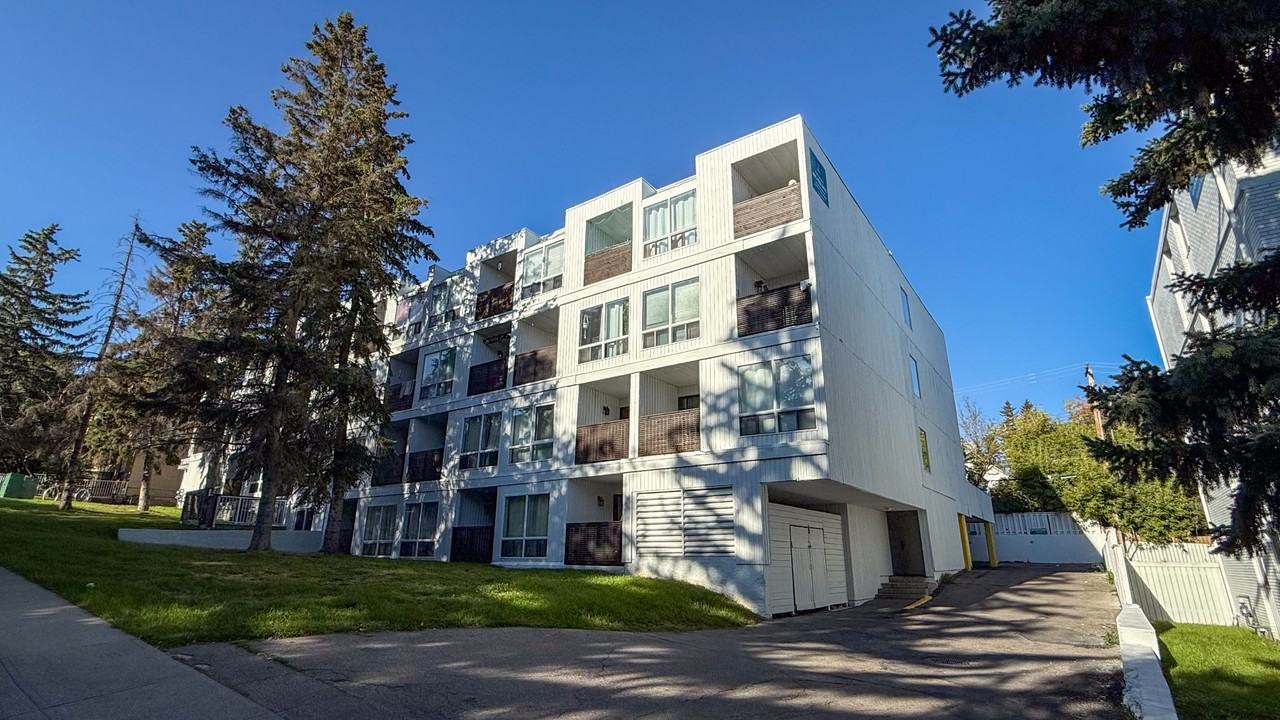 Sunview Manor - Photo 2 of 23