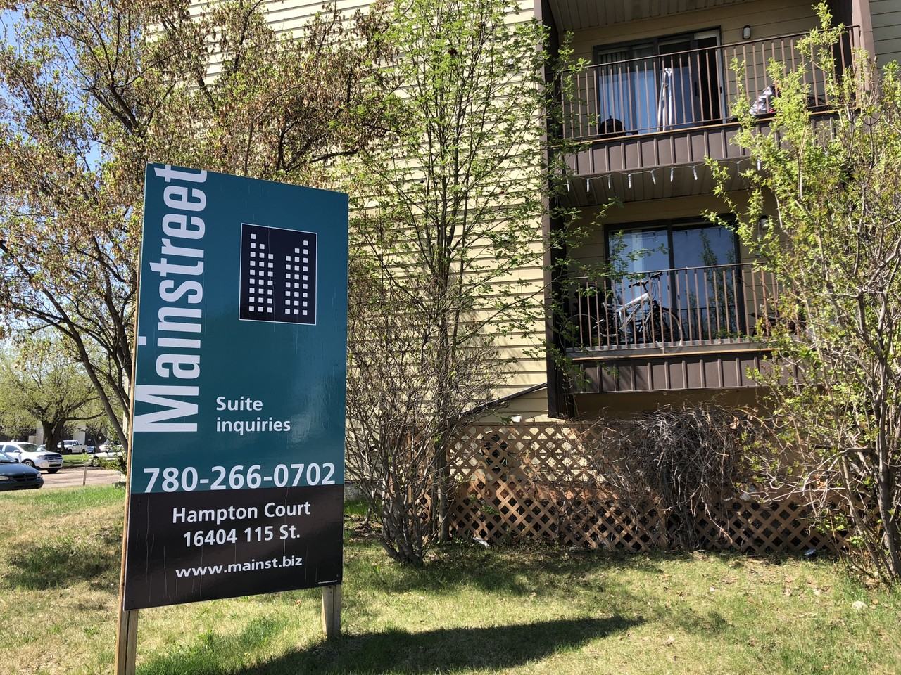 Hampton Court - Photo 6 of 15