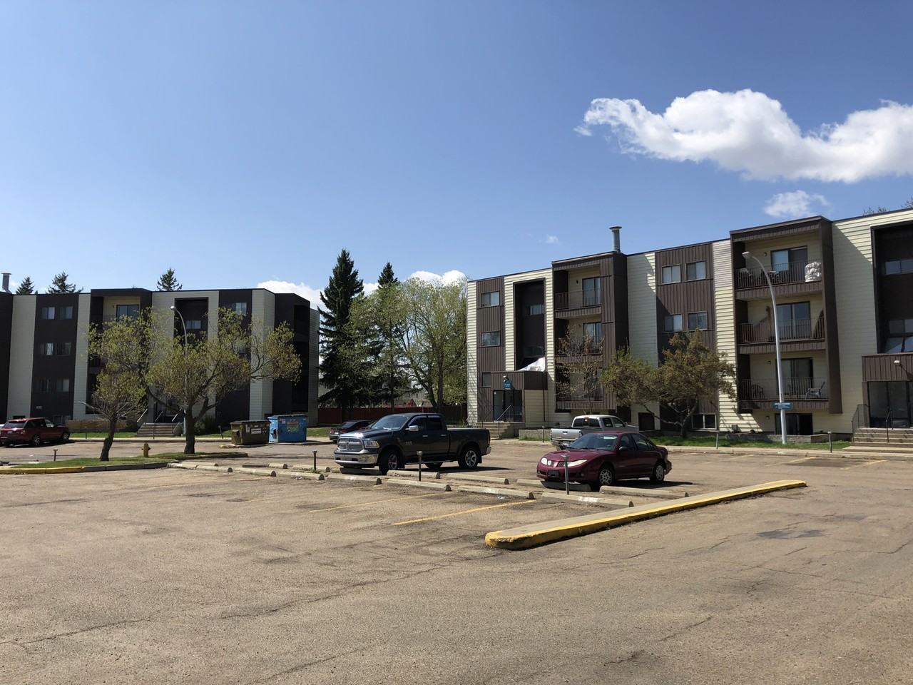 Hampton Court - Photo 7 of 15