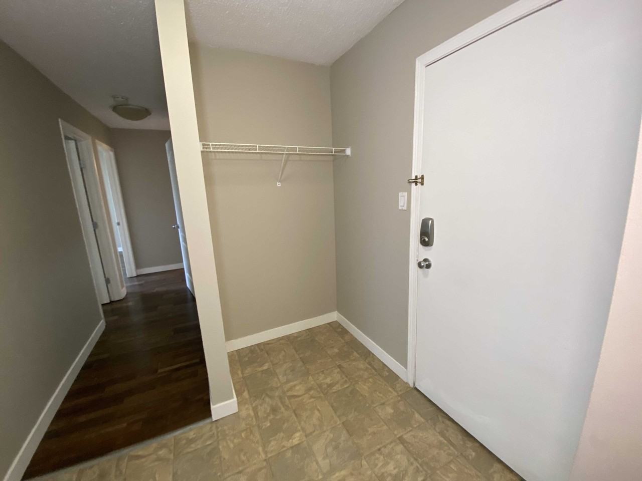 King's Court - Photo 6 of 13