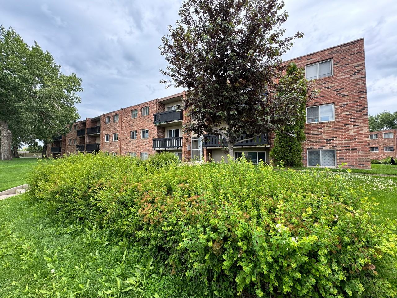 Confederation Park Apartments I & II - Photo 7 of 7