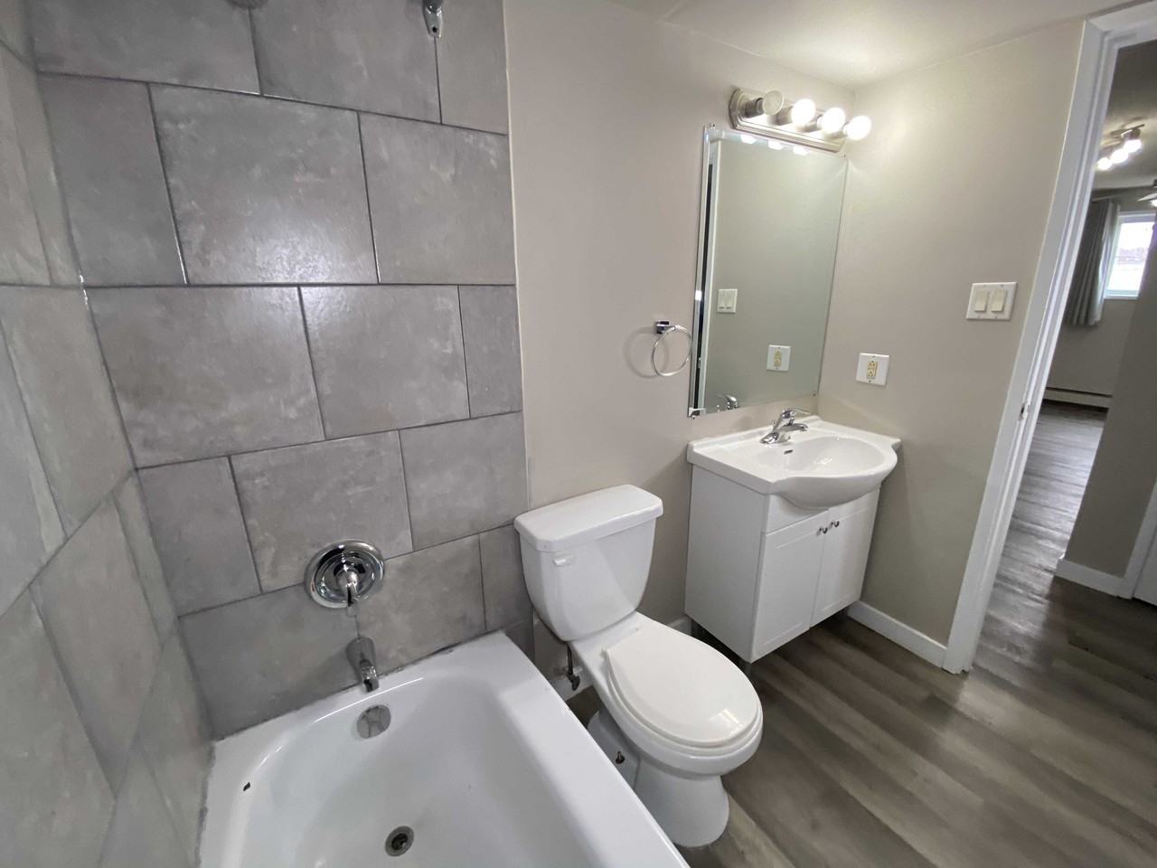 Park Manor - Photo 7 of 9