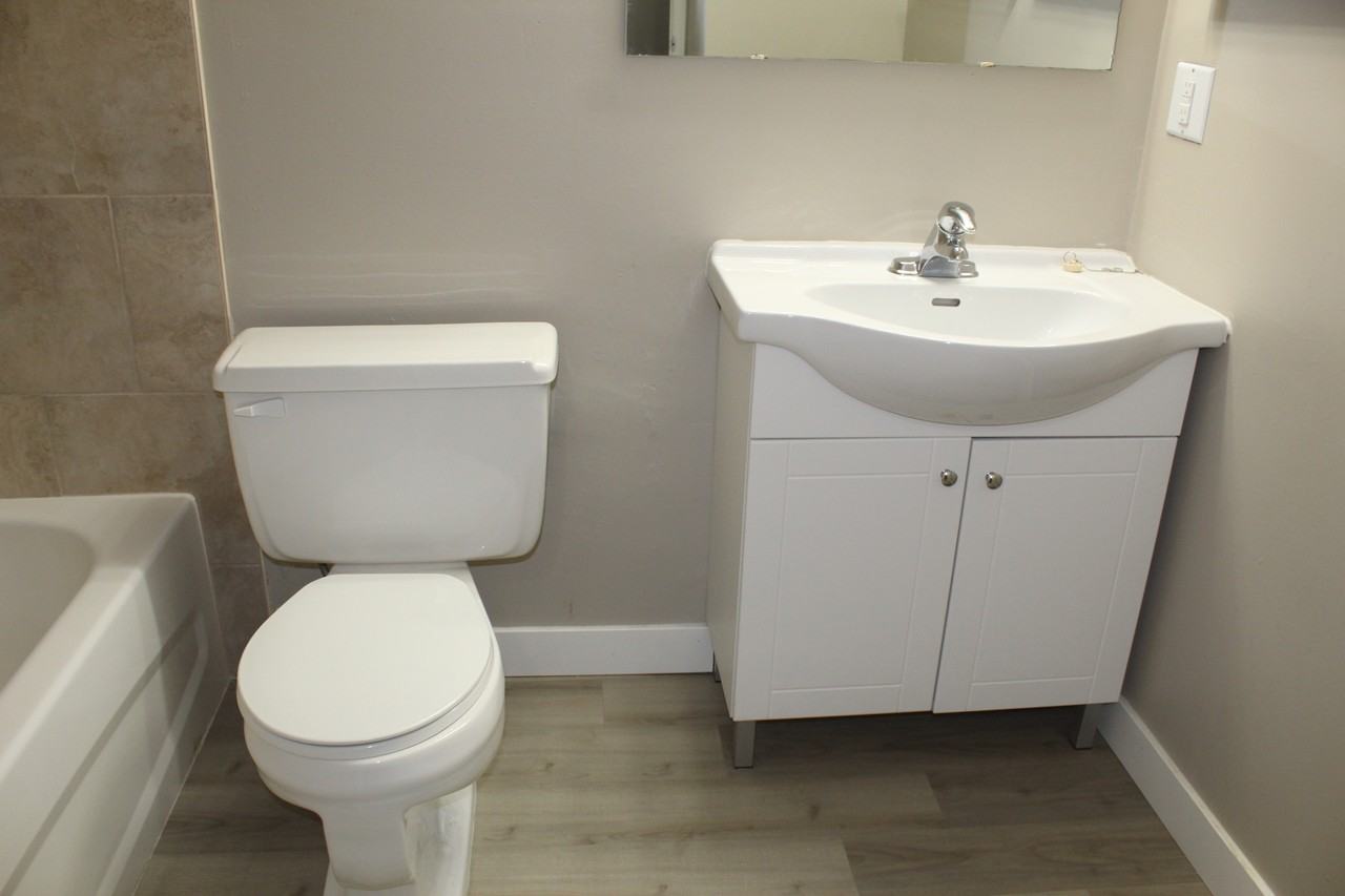 Assiniboine - Photo 5 of 7