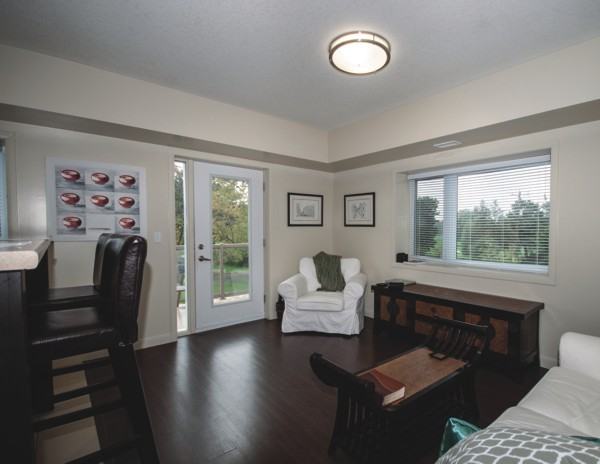 76 Sydney Street South - Photo 3 of 4