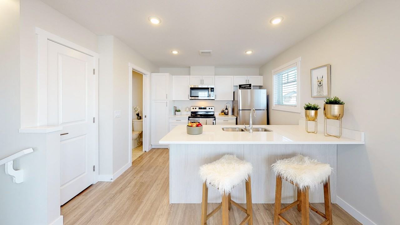 Gateway Towns - Photo 4 of 50