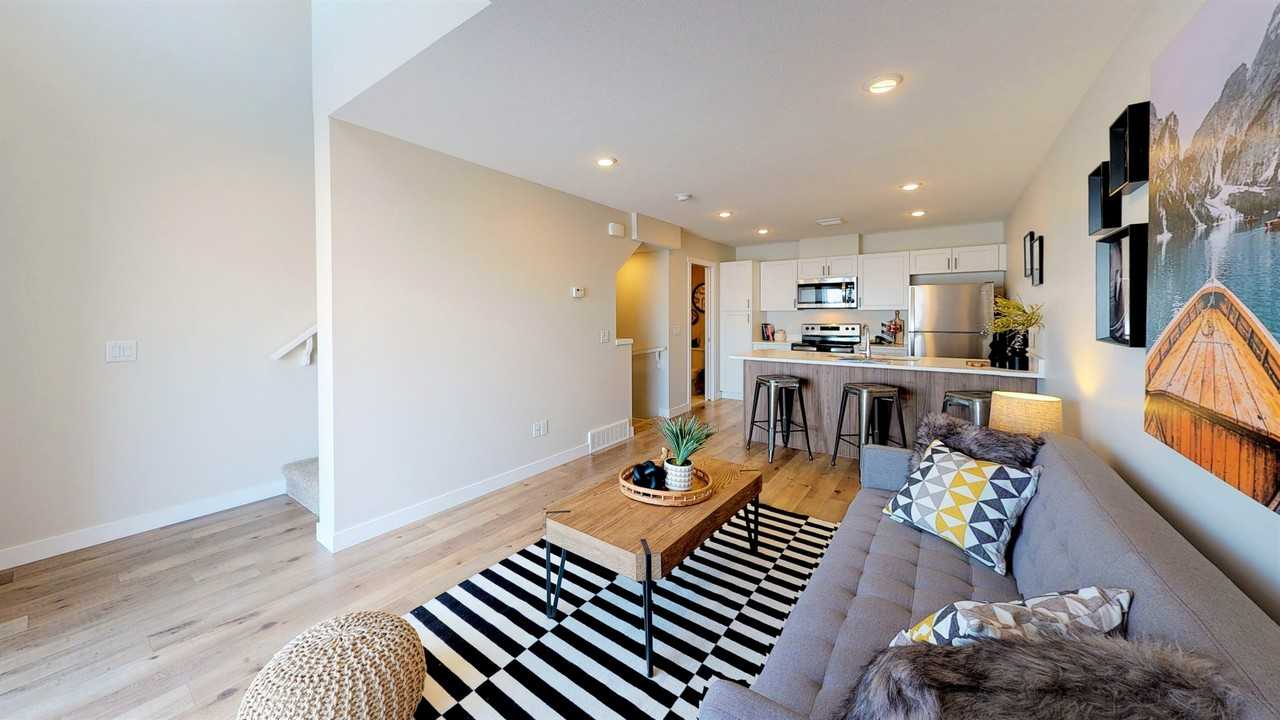 Gateway Towns - Photo 6 of 50