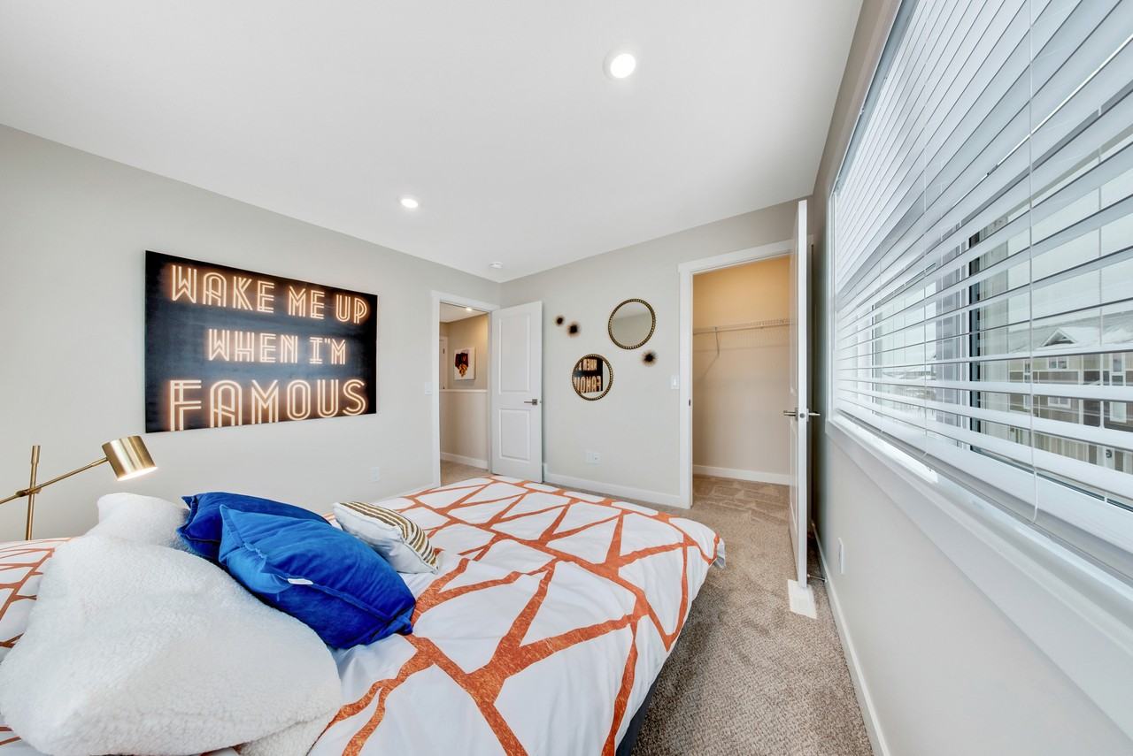 Sophia Towns - Photo 5 of 7