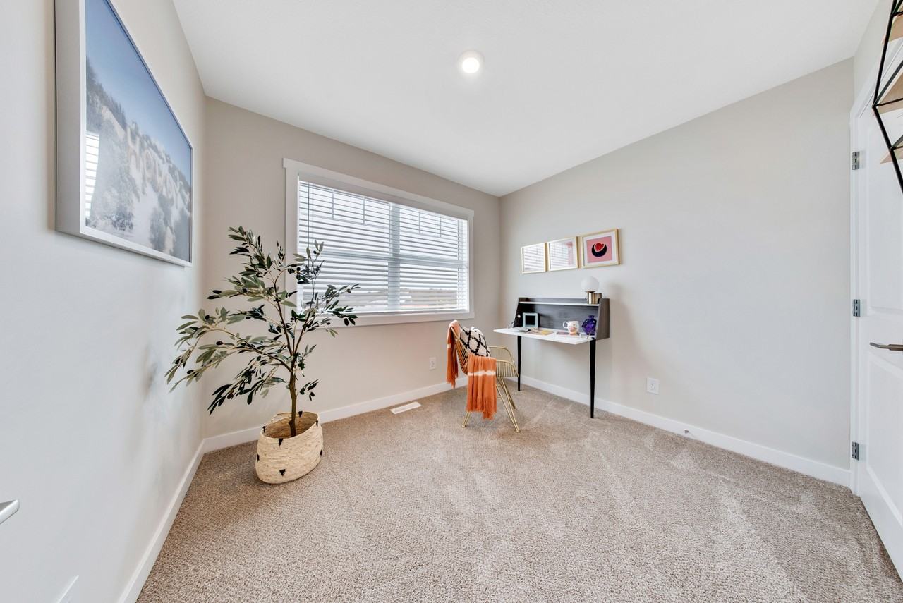 Sophia Towns - Photo 6 of 7