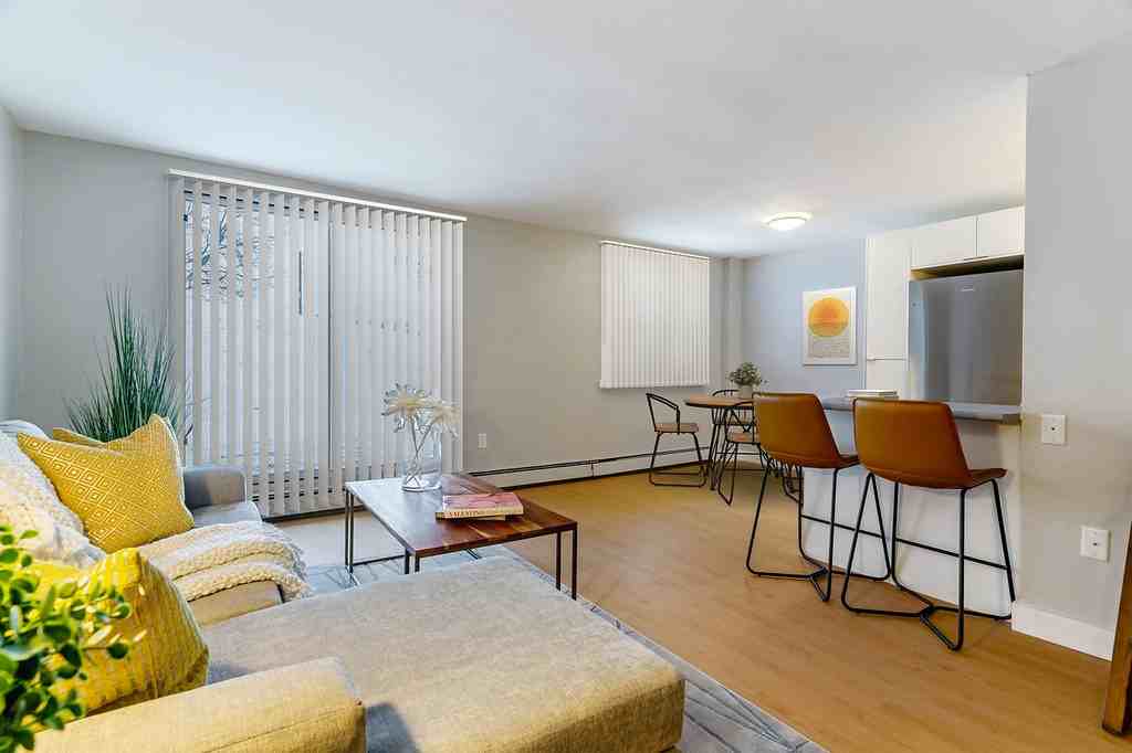 Castlegrove Apartments - Photo 7 of 21