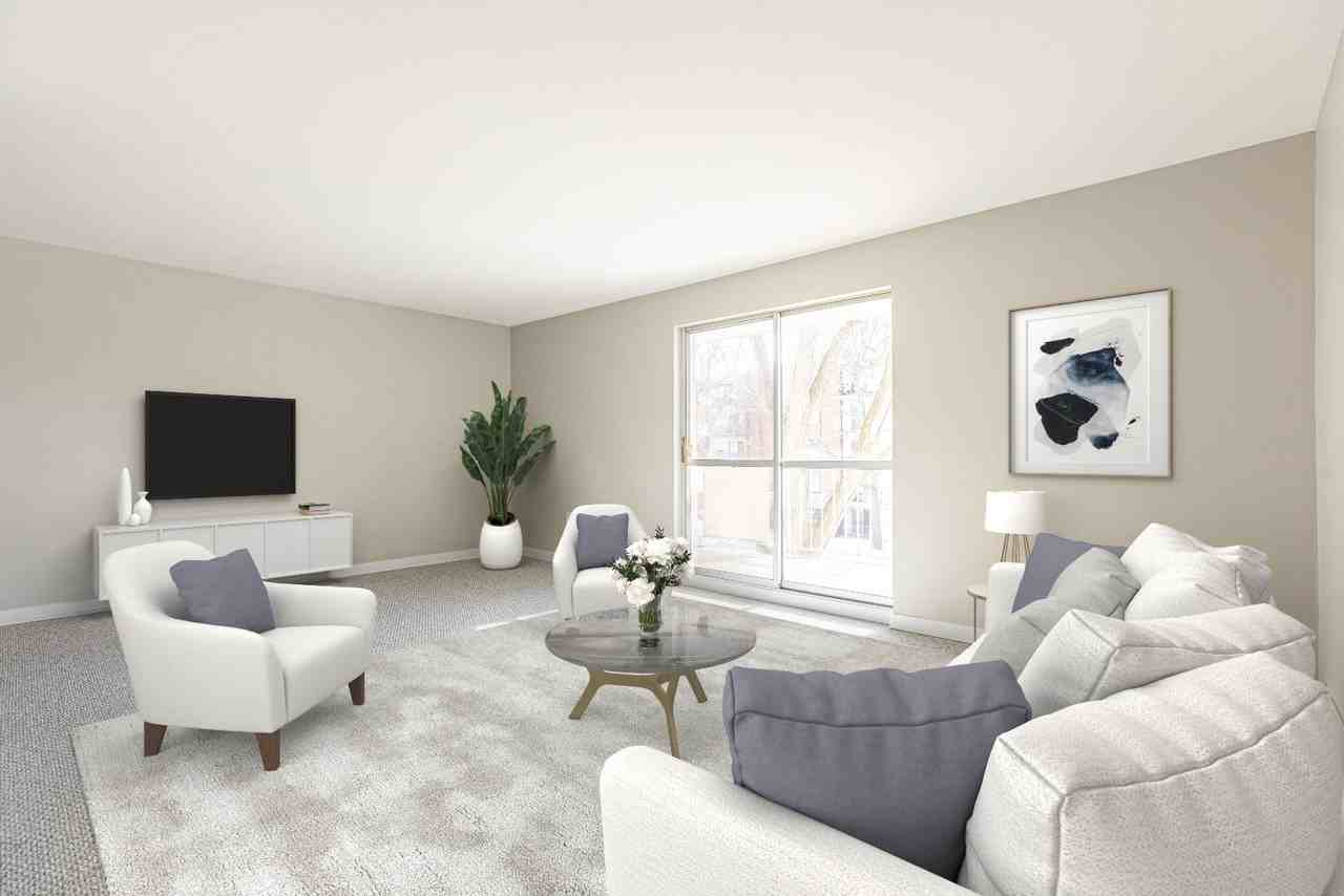 Spanish Trio - Photo 4 of 19