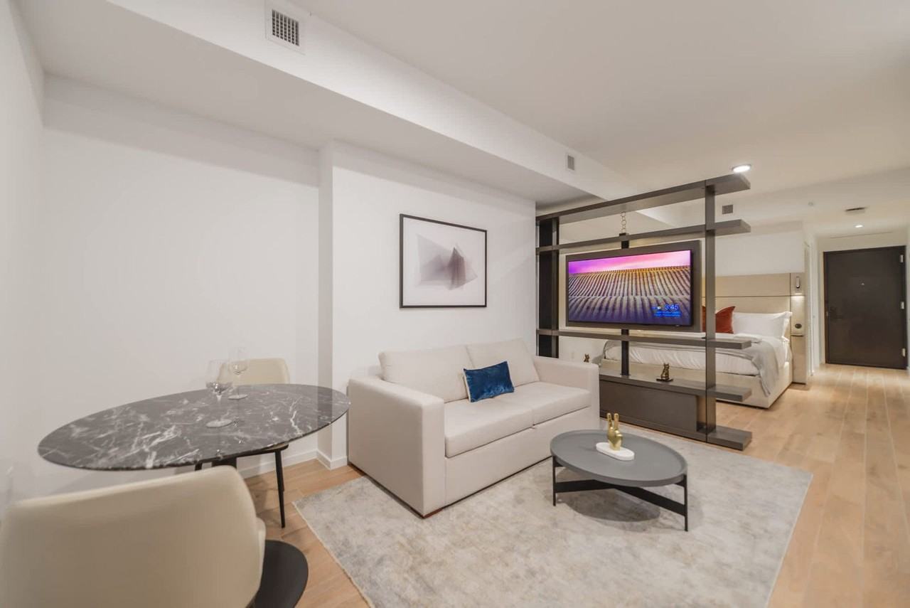 398 Ne 5th St #1240628P - Photo 2 of 26