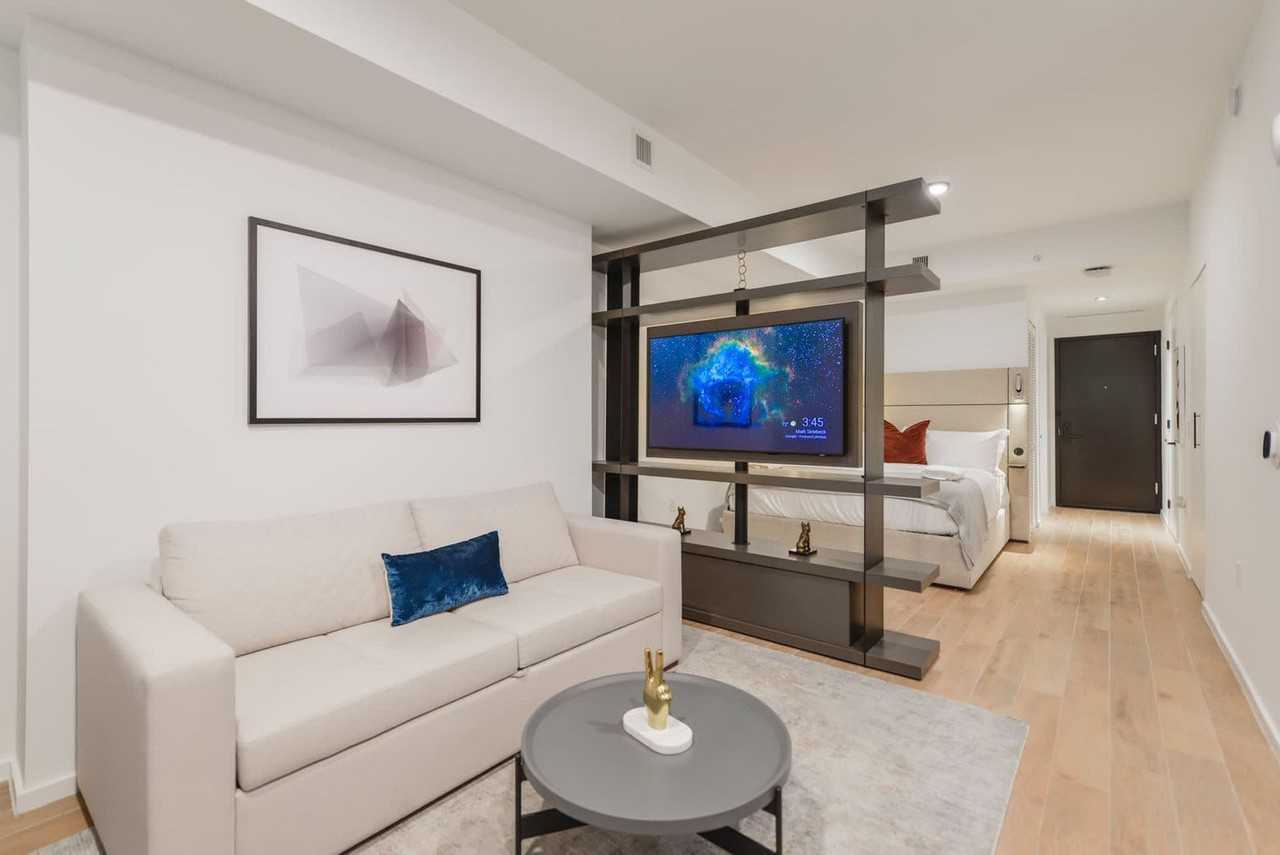 398 Ne 5th St #1240628P - Photo 3 of 26