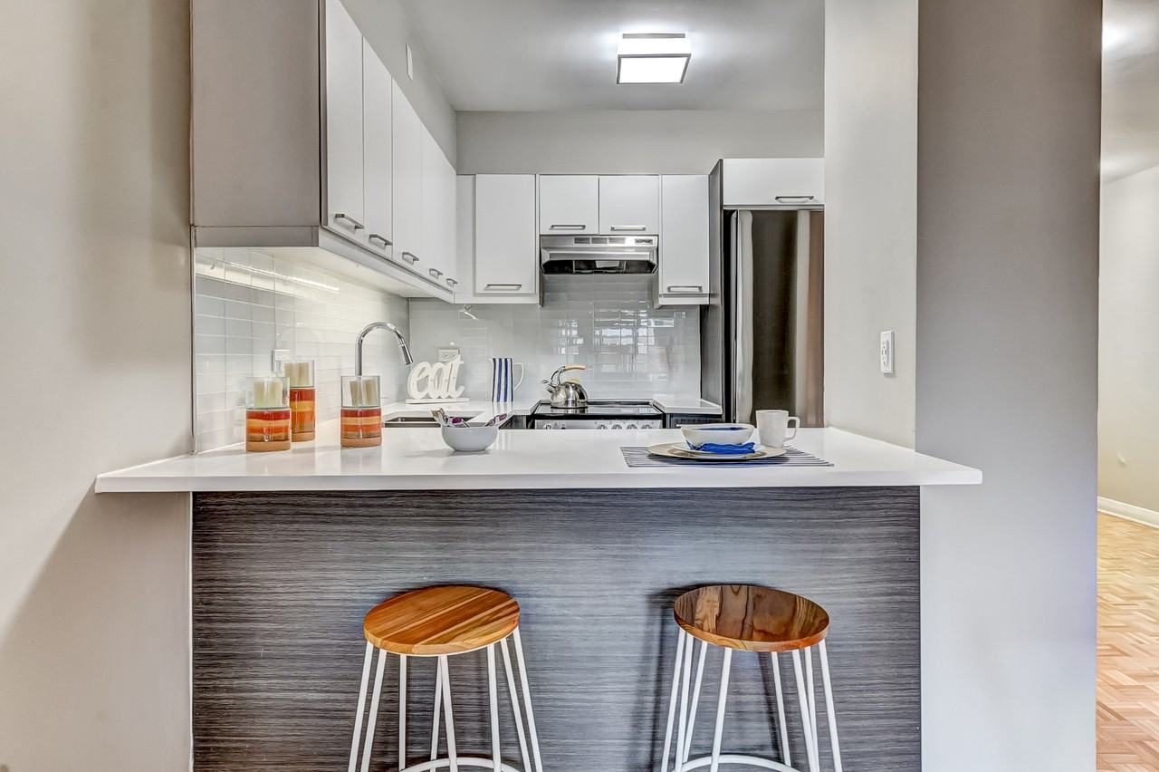 2050 de Maisonneuve - Photo 2 of 50