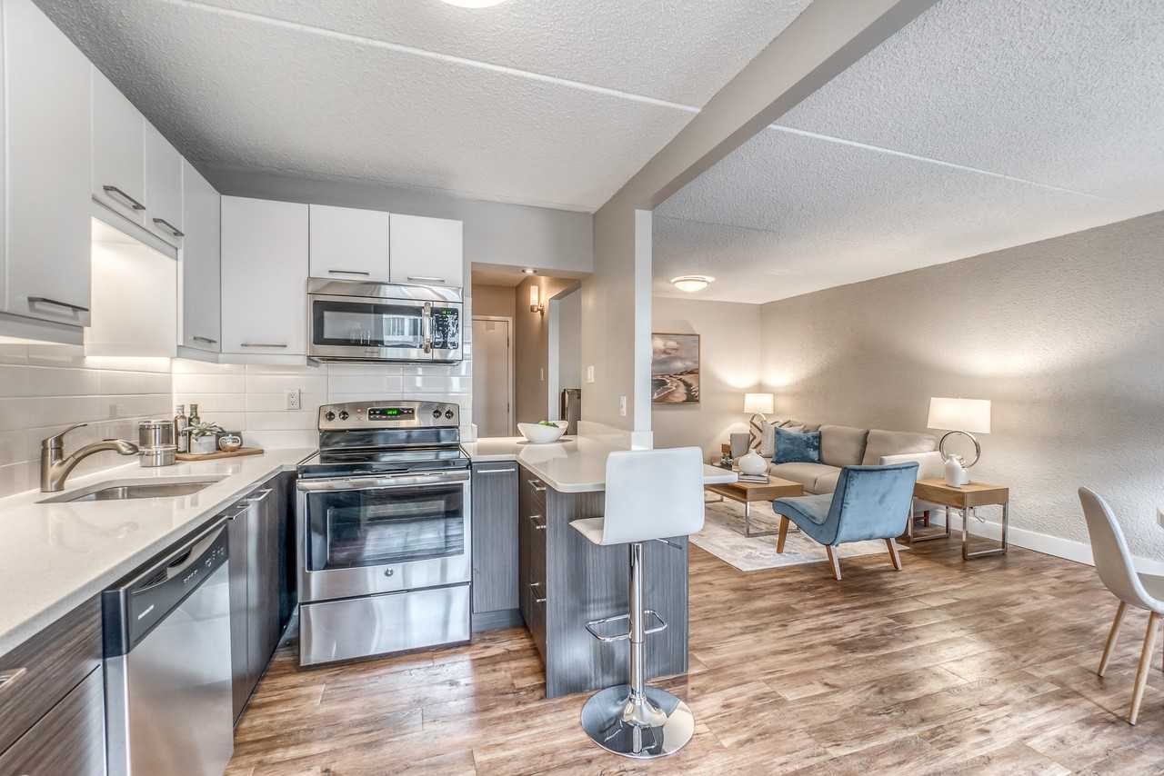 First on Tenth - Photo 2 of 50