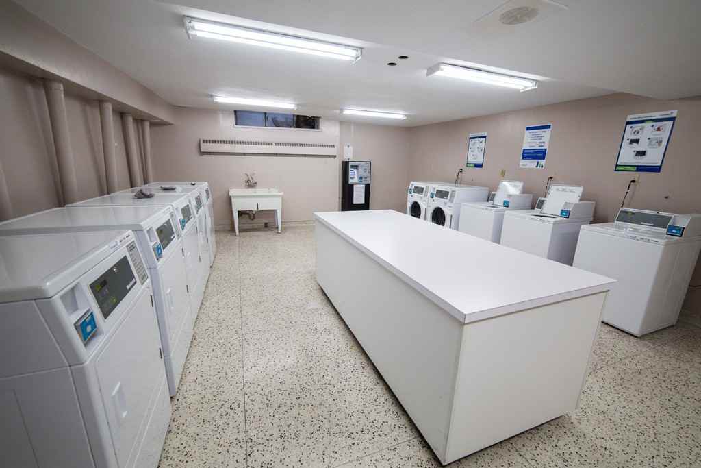 Apartment for rent at 20 Fontenay Court - Photo 5 of 6