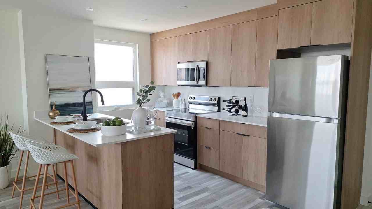 Rent 1800 Apartments on 4 St, SW, Calgary. Mission. Free Parking. - Photo 3 of 47