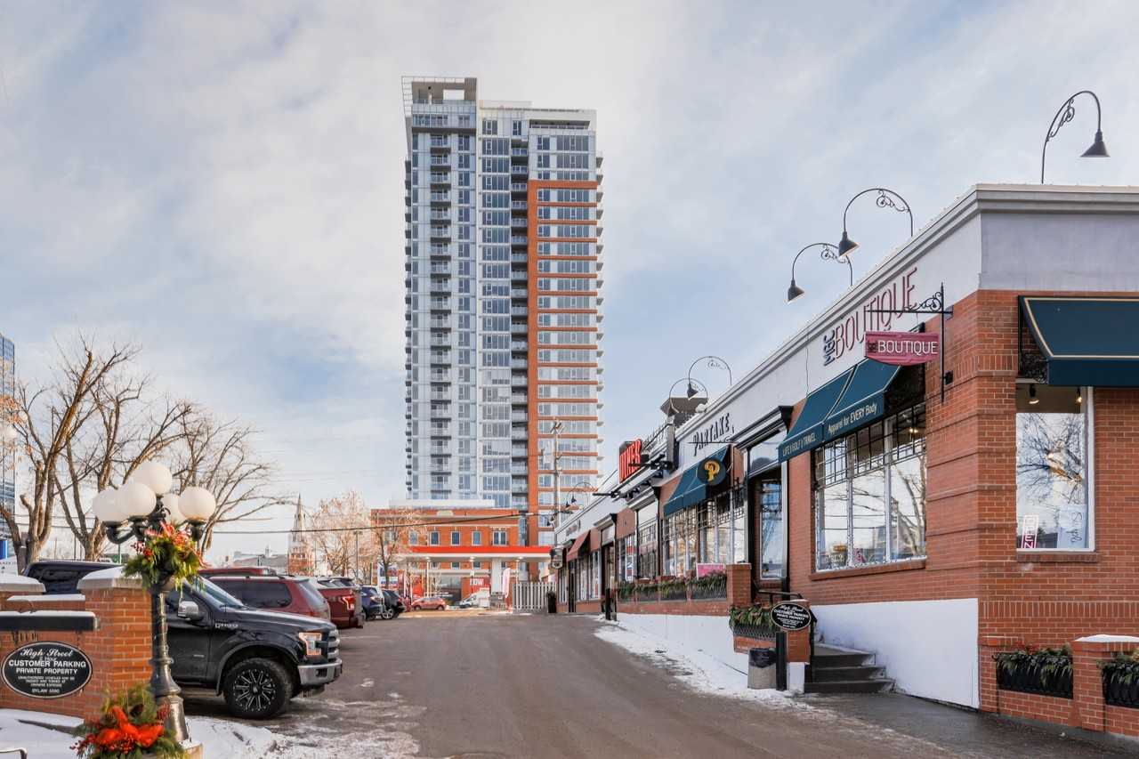 Maclaren - Photo 4 of 19