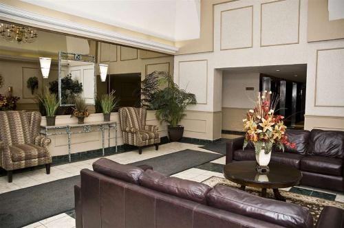 700 Horizon - Photo 3 of 50