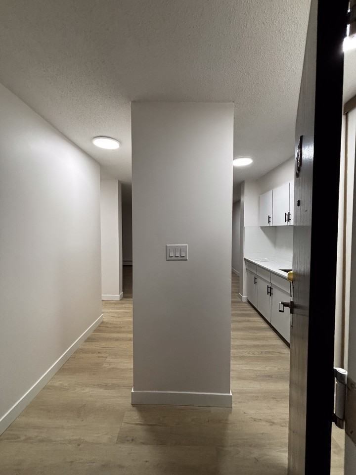 Hillcrest - Photo 4 of 19