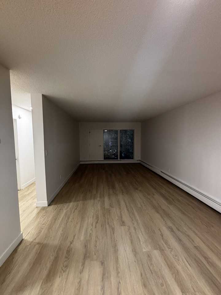 Hillcrest - Photo 7 of 19