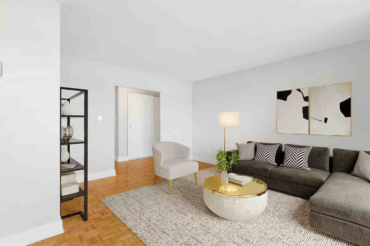 Bowling Green II - Photo 2 of 9