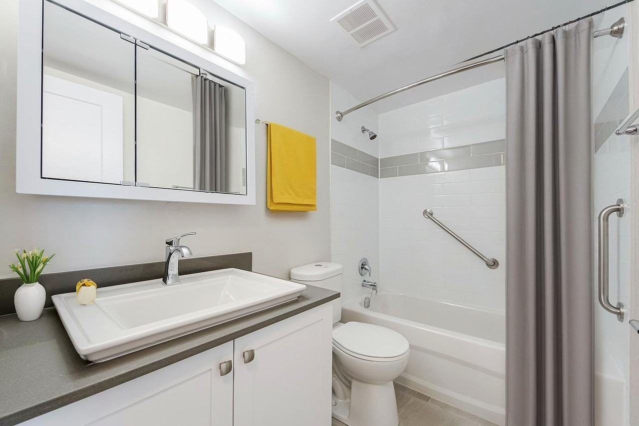 Bowling Green II - Photo 4 of 9