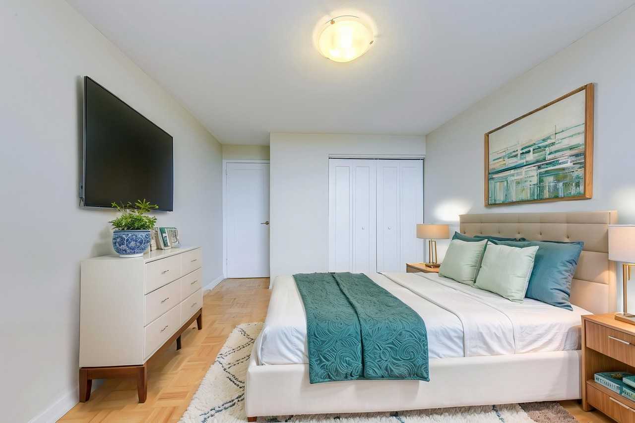 Bowling Green II - Photo 6 of 9