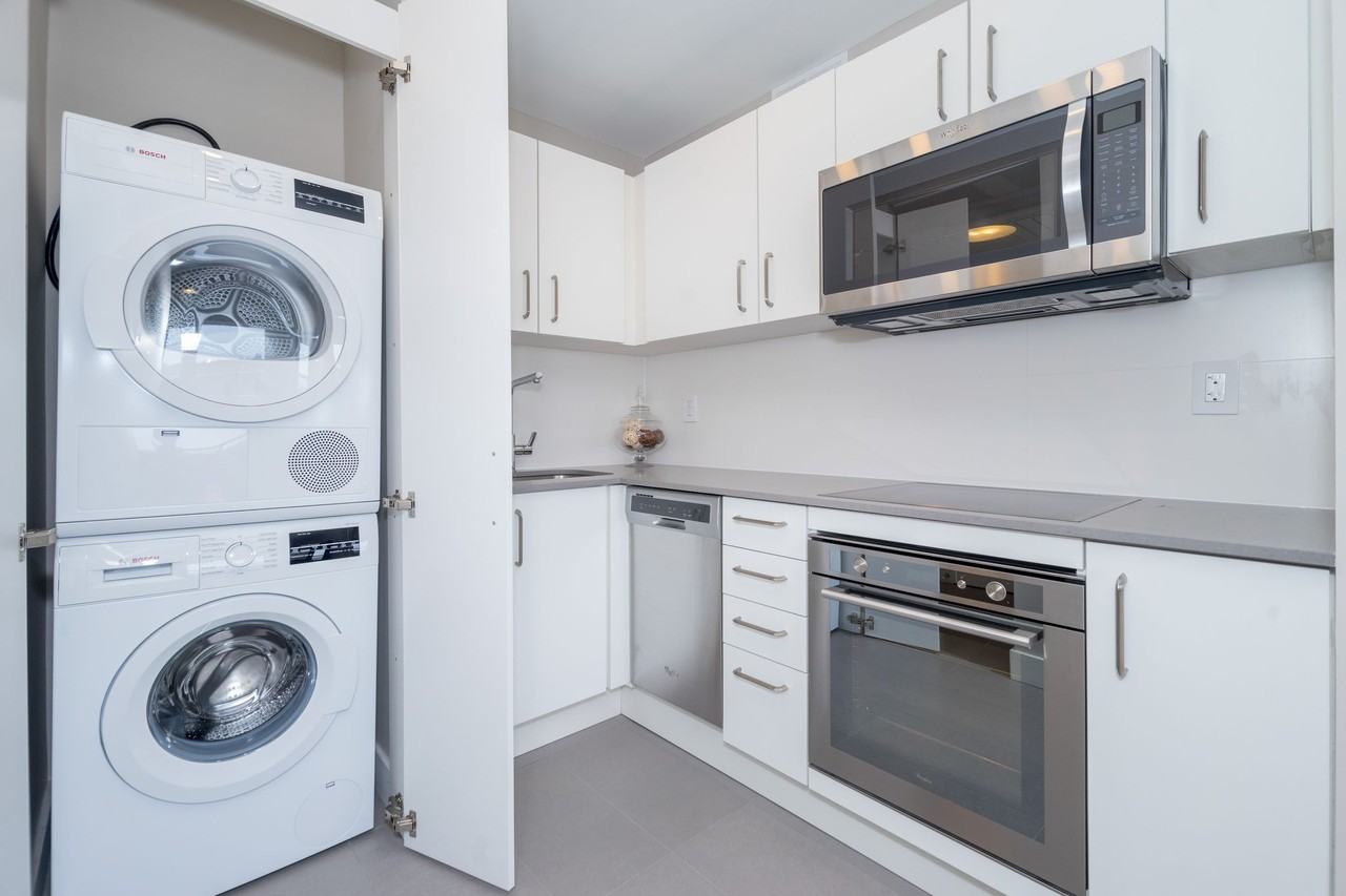 111 Lawton Boulevard - Photo 4 of 50