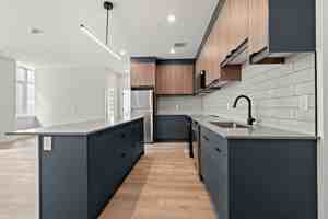 featured image of 736 8 Ave Sw