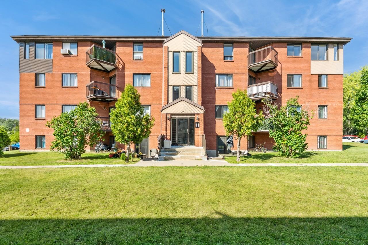 43-73 Place Mercier - Photo 2 of 6