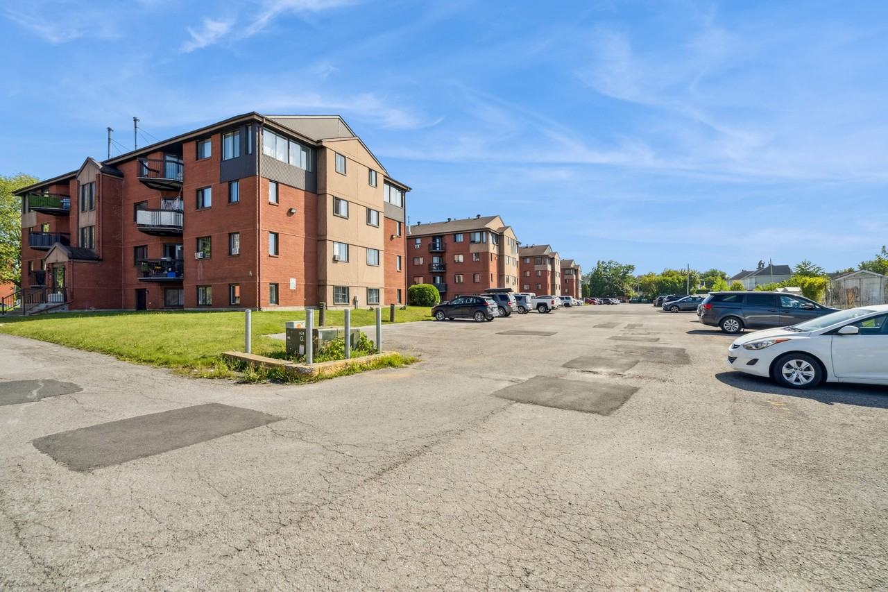 43-73 Place Mercier - Photo 3 of 6