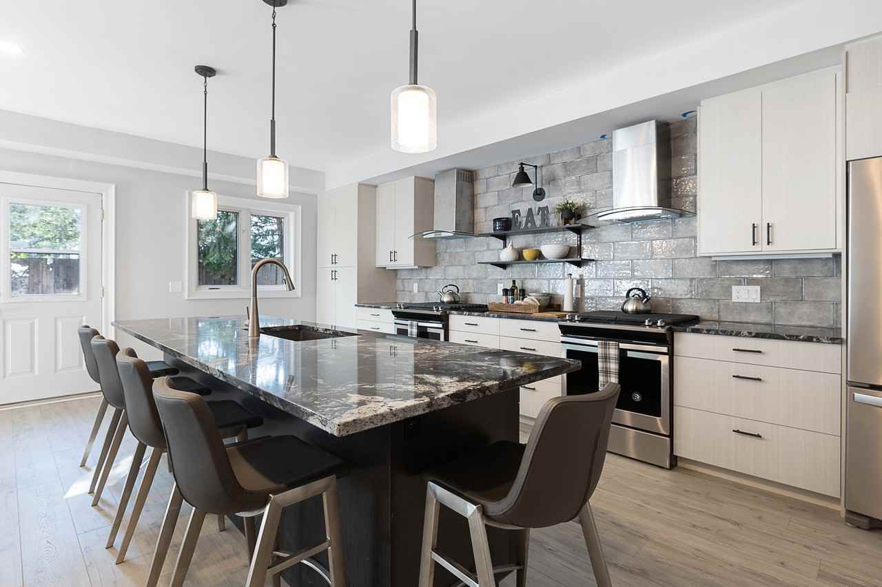 240 Blackburn - Photo 6 of 50