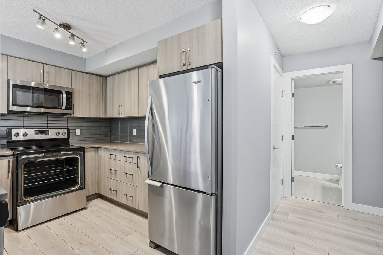 Insignia Tower - Photo 3 of 16