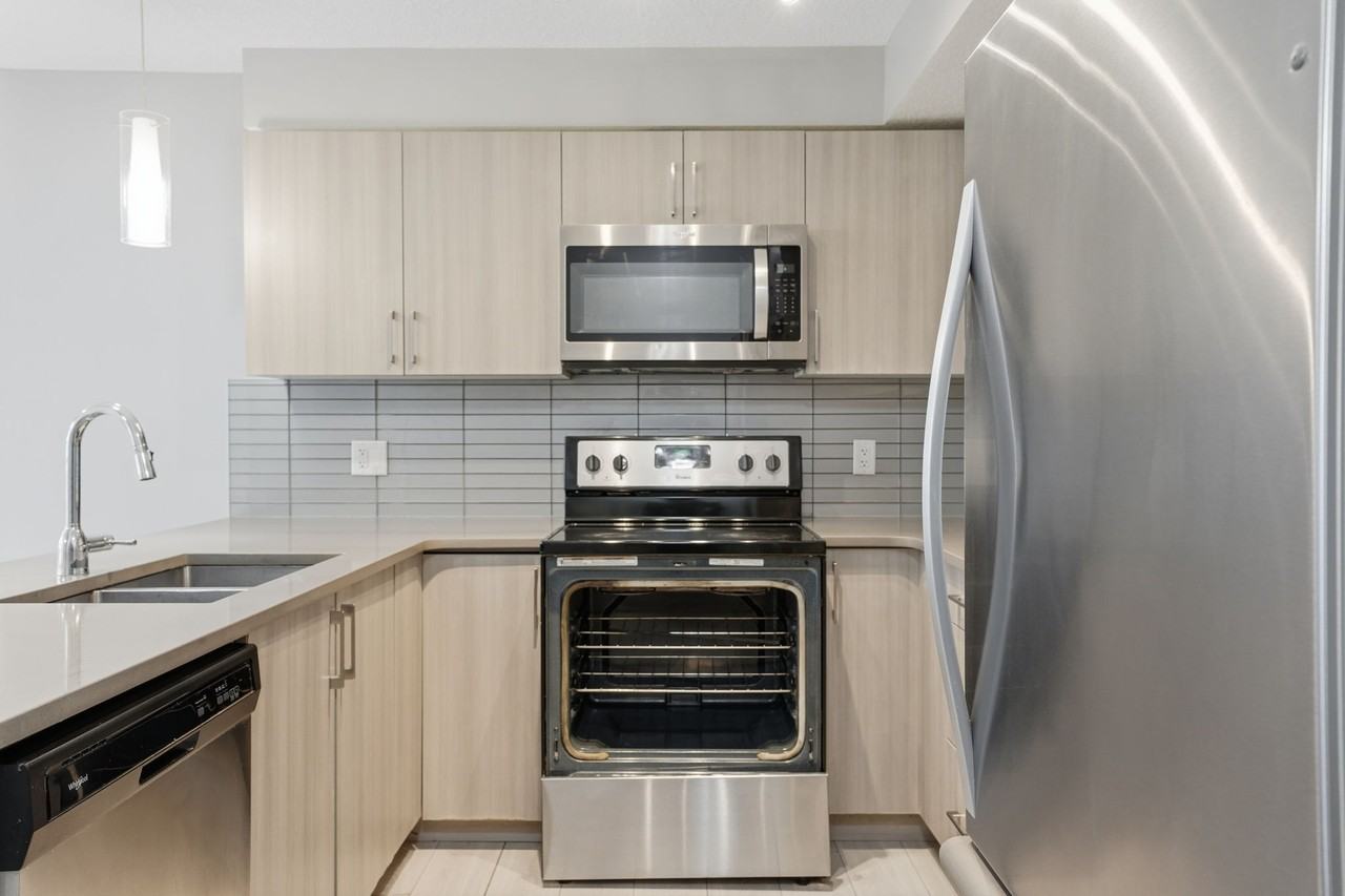 Insignia Tower - Photo 4 of 16