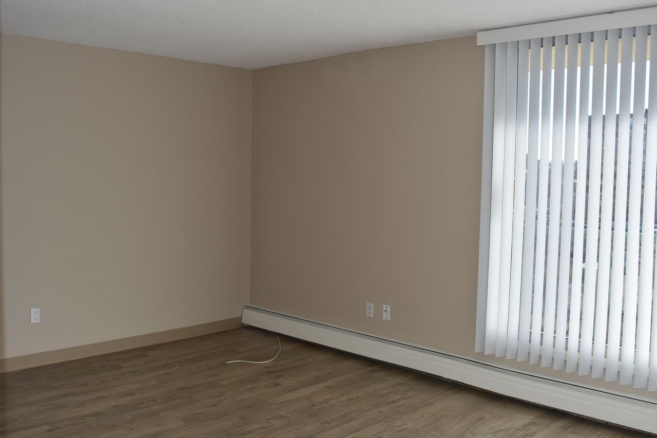 Cavalier Apartments - Photo 6 of 18