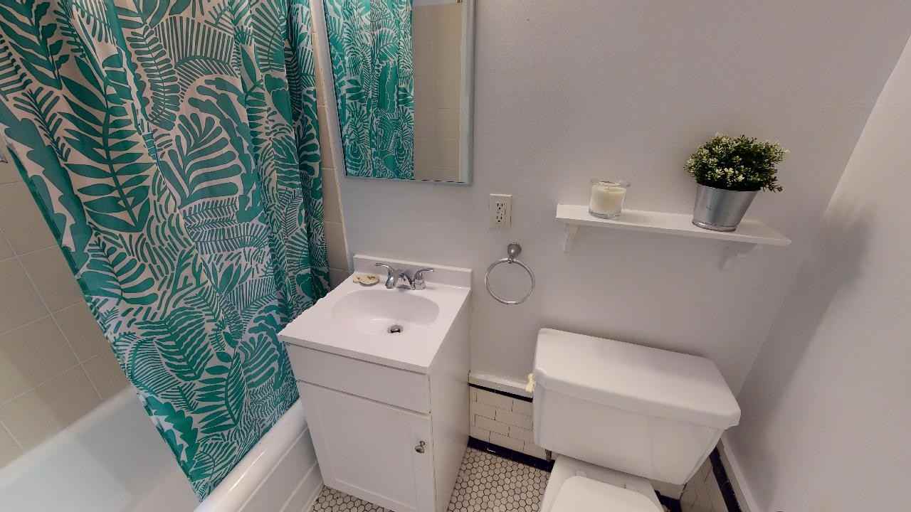 425 Elgin - Photo 7 of 31