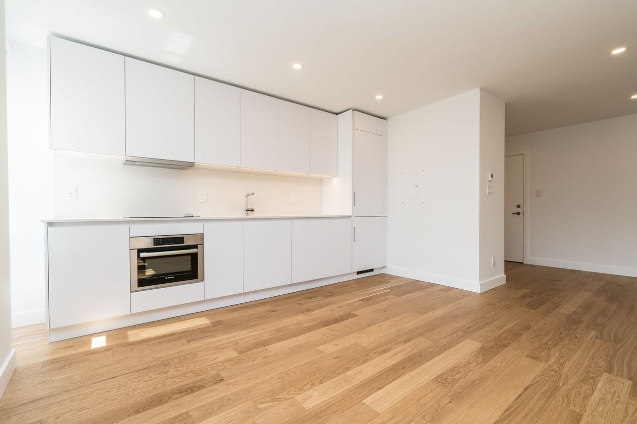 755 Avenue Road - Photo 3 of 15