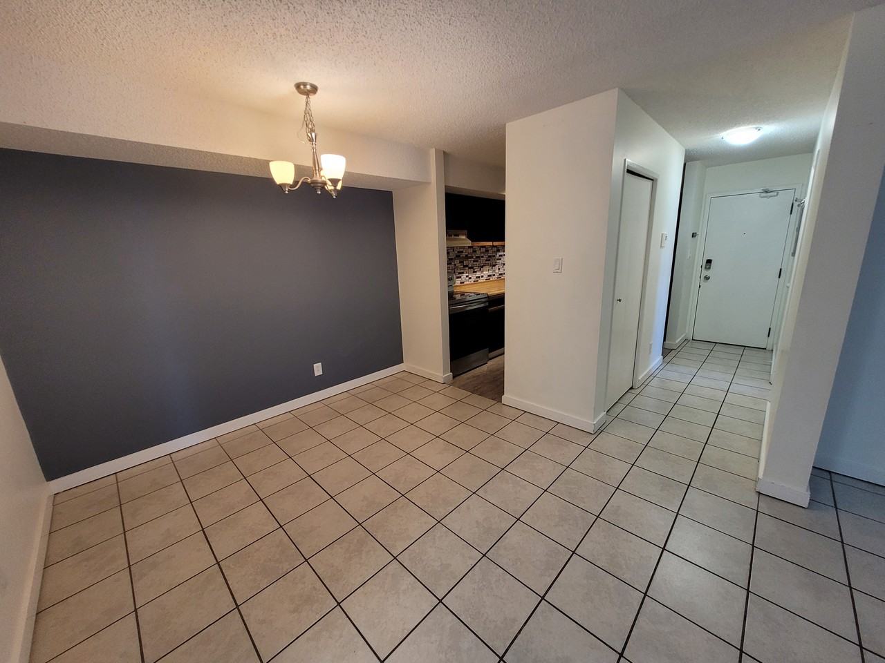 275 Kingsmere Blvd - Photo 3 of 10