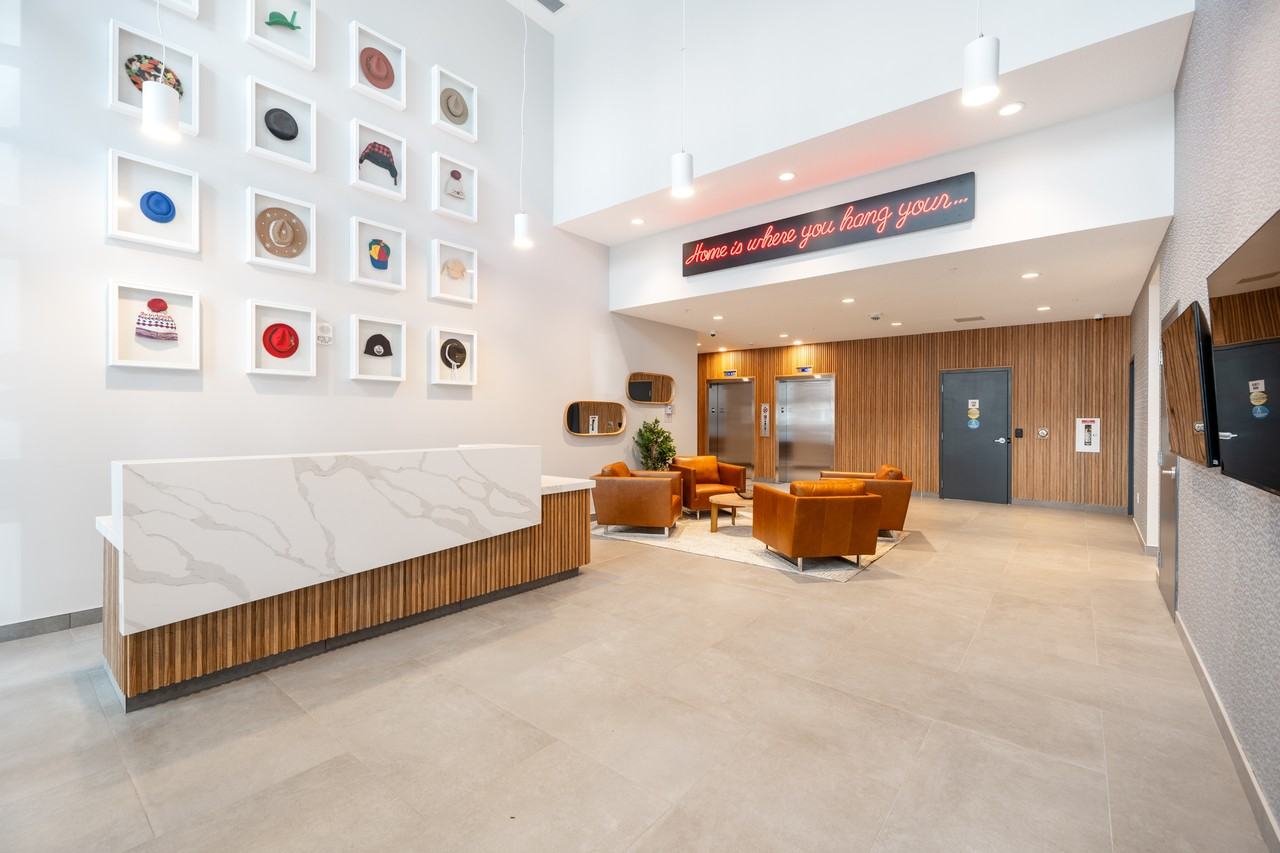 The Hat At 122 - Photo 3 of 50